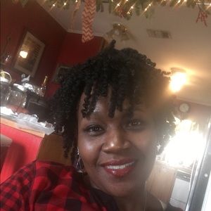 Meet your Posher, Nikki